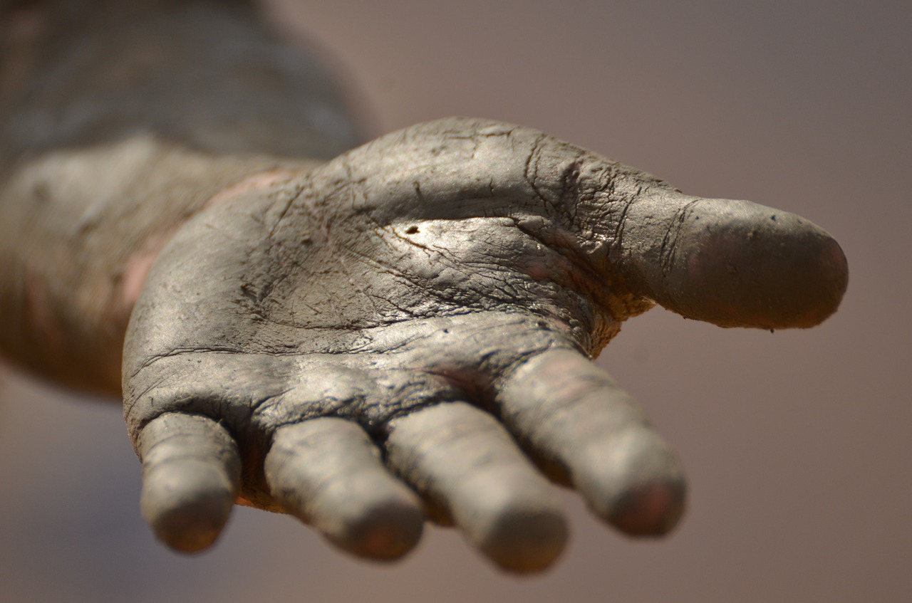 hand-1331323_1280